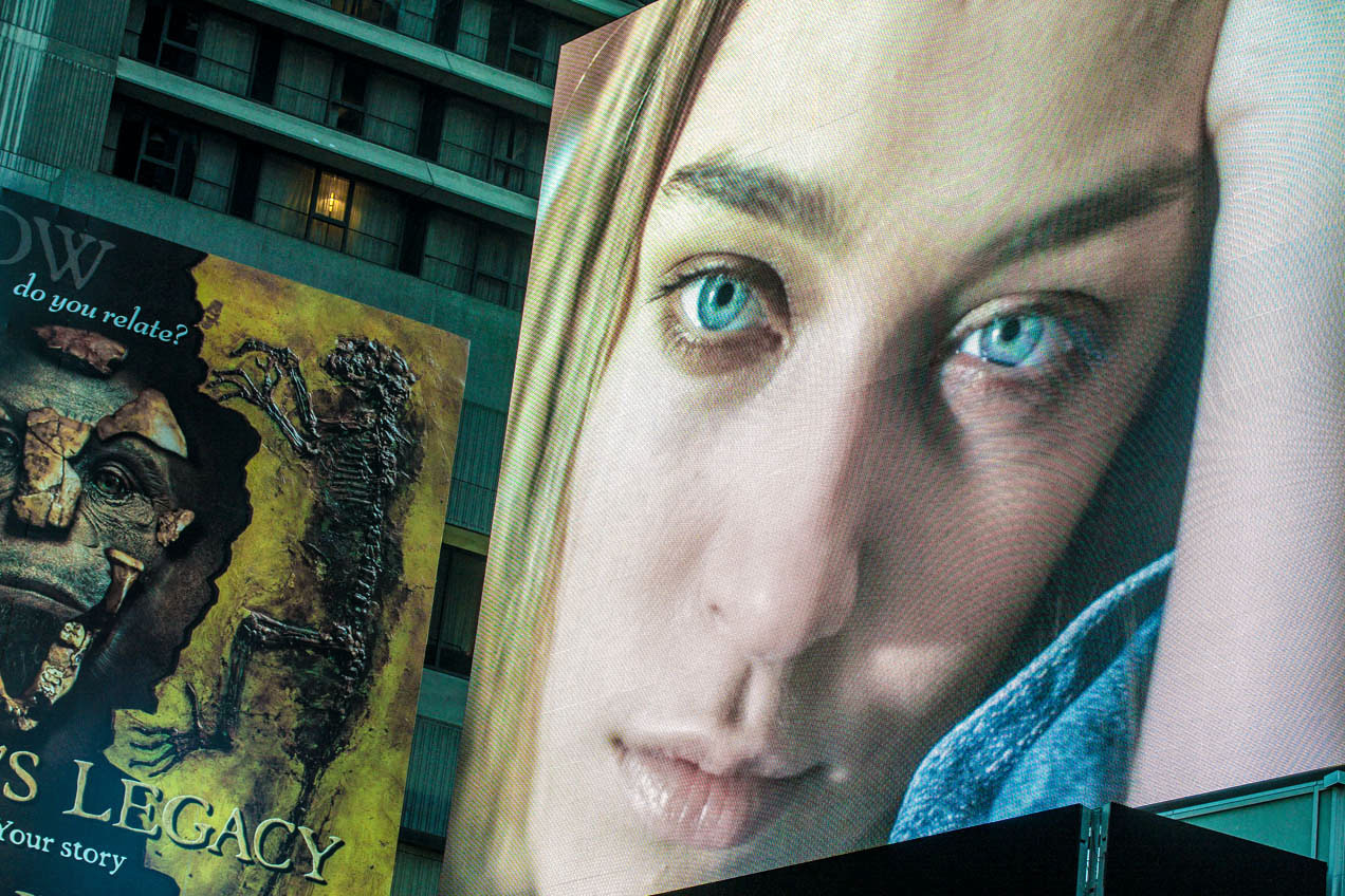 Enormes pantallas inundan Times Square, en New York. Su altísima calidad las hace hipnóticas. © mateoht 1990-2013 - http://lafotodeldia.net