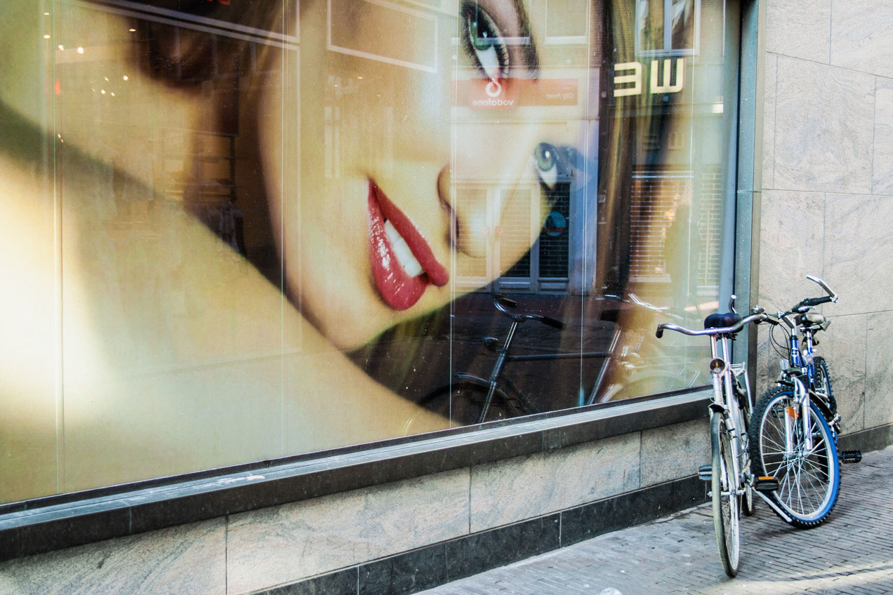 Escaparate en una calle de Amsterdam . © mateoht 1990-2013 - http://lafotodeldia.net