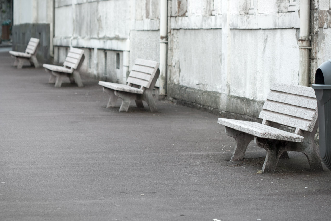 Bancos en la calle. © mateoht 1990-2013 - http://lafotodeldia.net