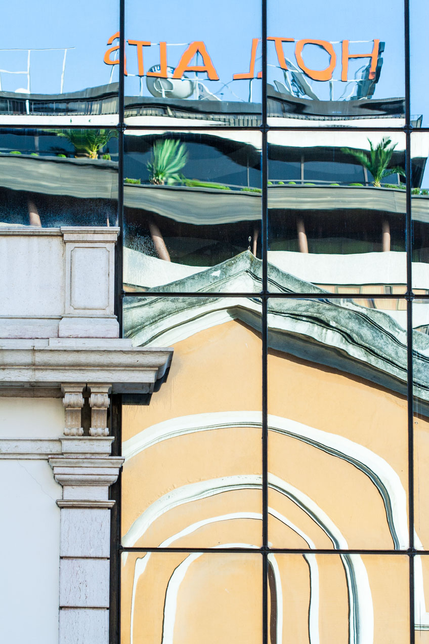 Reflejos en el cristal de un edificio, Lisboa. © mateoht 1990-2013 - http://lafotodeldia.net