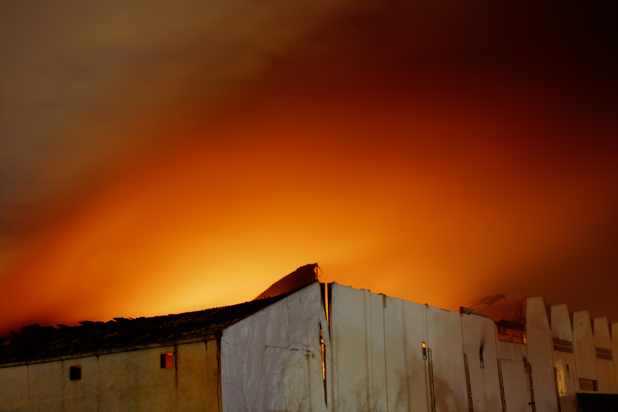 Incendio en la Cooperativa Agrícola de Alcàsser, Valencia. © mateoht 1990-2013 - http://lafotodeldia.net