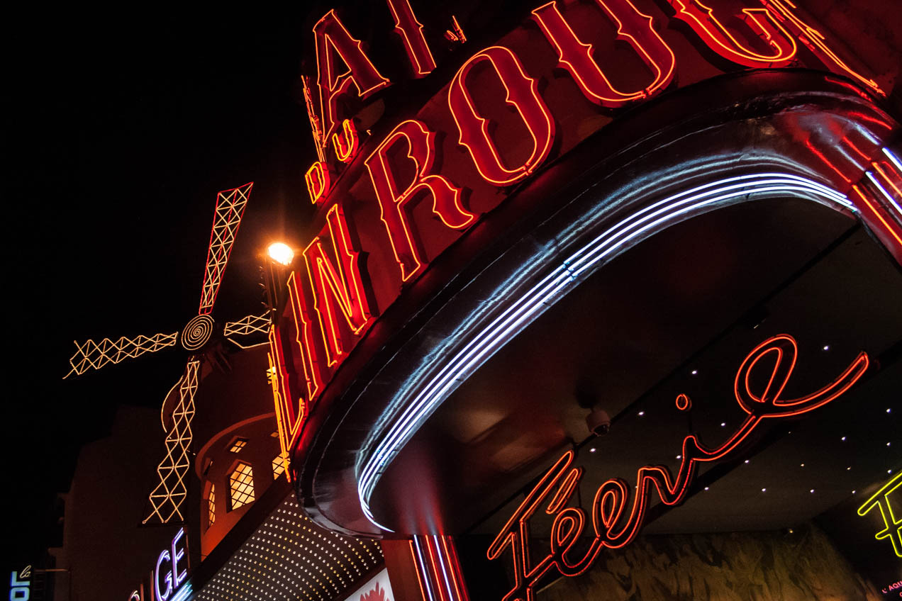 Neones nocturnos en París. © mateoht 1990-2013 - http://lafotodeldia.net