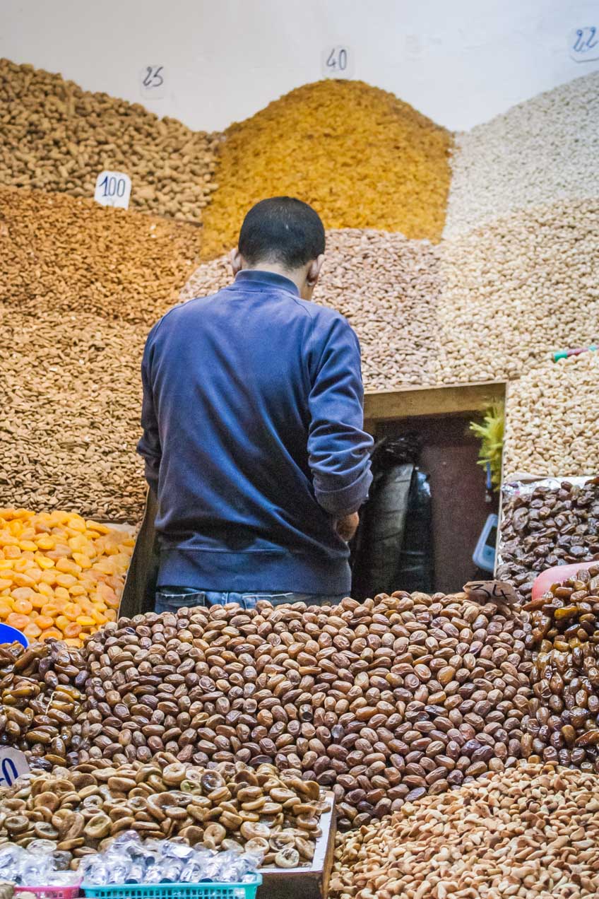 Vendedor de frutos secos en Marrakech. © mateoht 1990-2013 - http://lafotodeldia.net