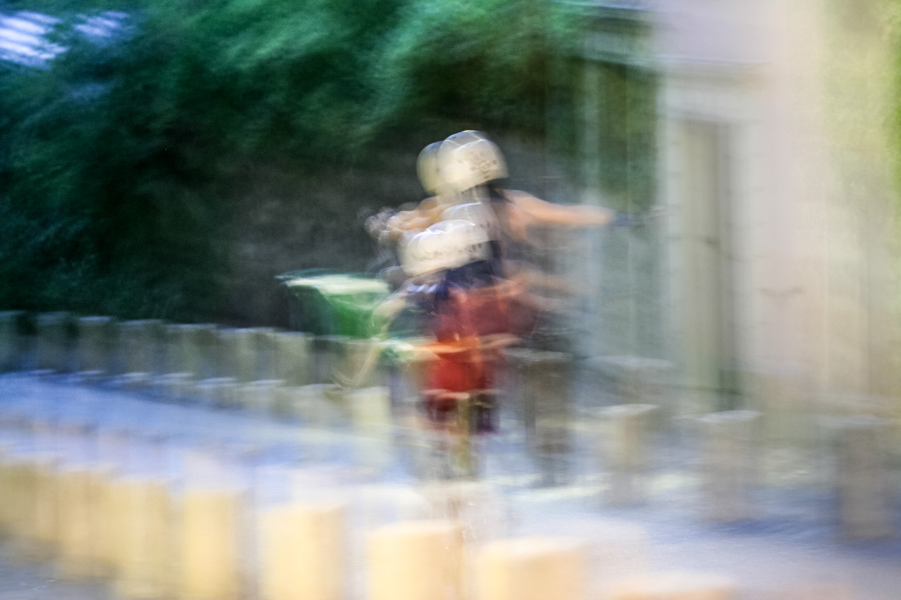 Ciclista en una calle en París. © mateoht 1990-2013 - http://lafotodeldia.net