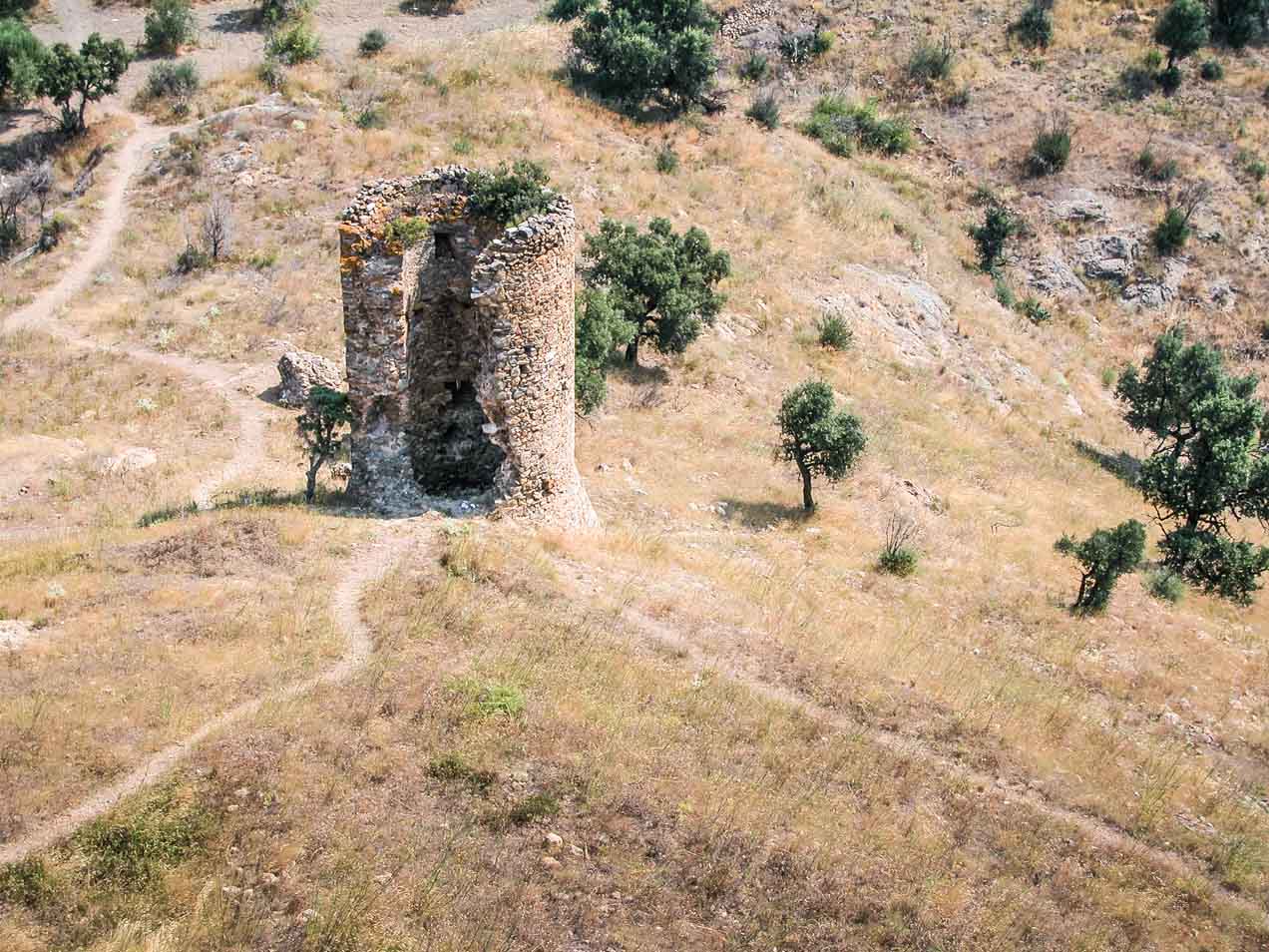 Torre en Cap de Creus, Girona. © mateoht 1990-2013 - http://lafotodeldia.net