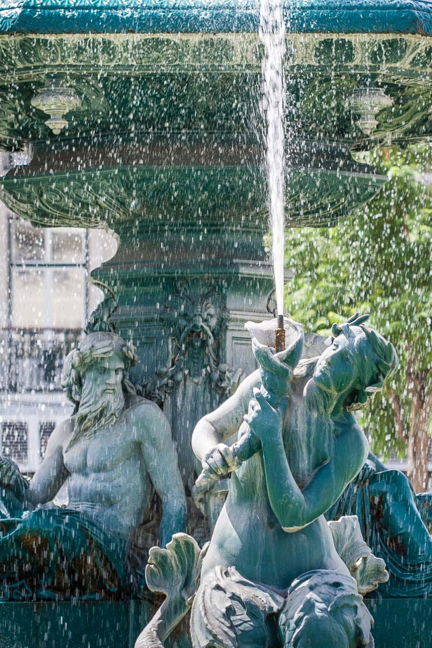 Fuente en una plaza de París. © mateoht 1990-2013 - http://lafotodeldia.net