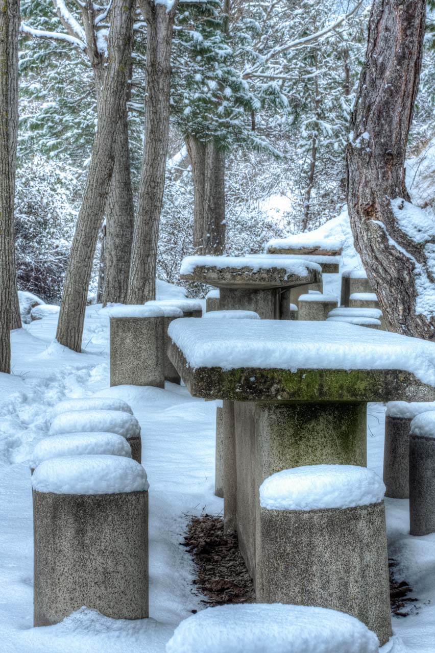 Mesas en la nieve, Alcalá de la Selva, Teruel. © mateoht 1990-2013 - http://lafotodeldia.net