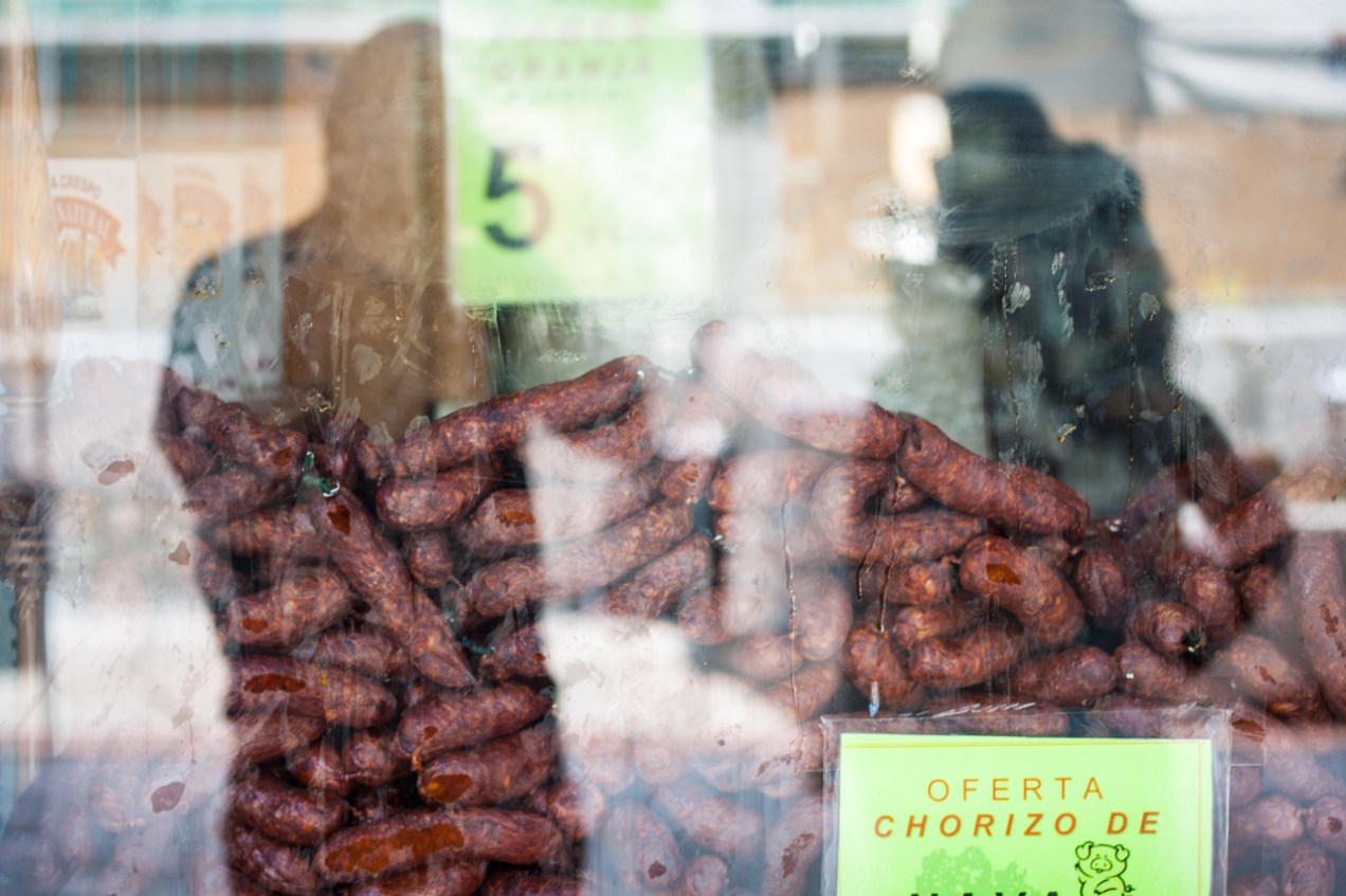 Chorizos en escaparate, Ávila. © mateoht 1990-2013 - http://lafotodeldia.net