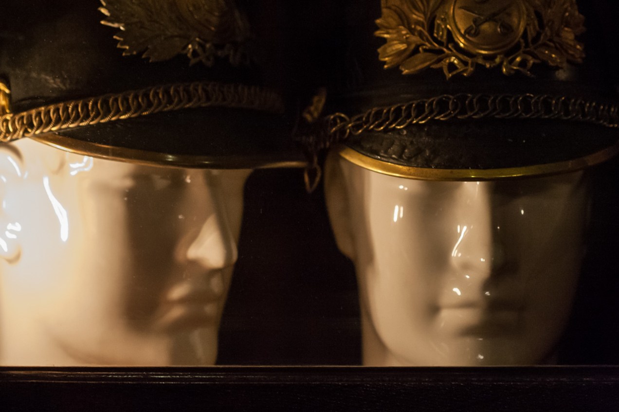 Maniquíes en un bar de Milán. © mateoht 1990-2013 - http://lafotodeldia.net