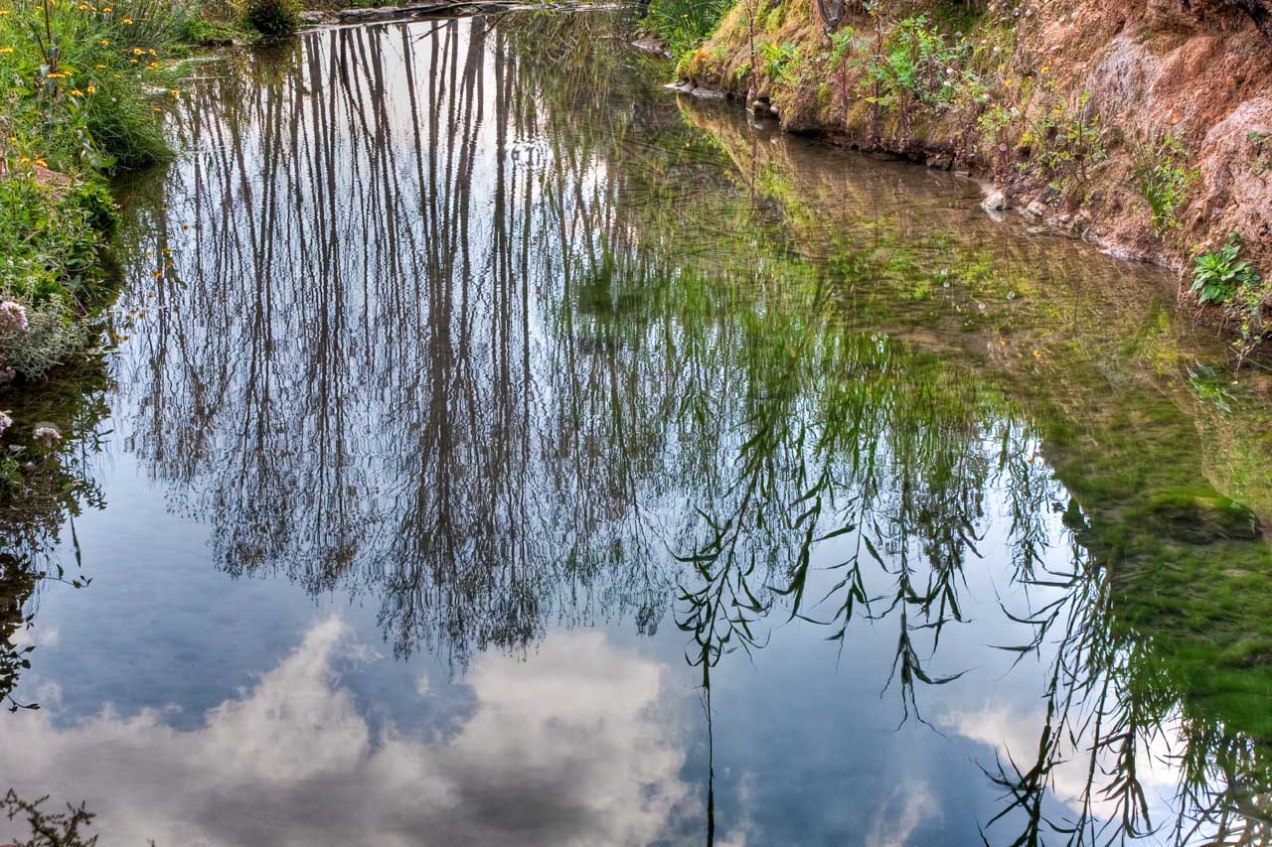 Reflejos en el agua. © mateoht 1990-2013 - http://lafotodeldia.net