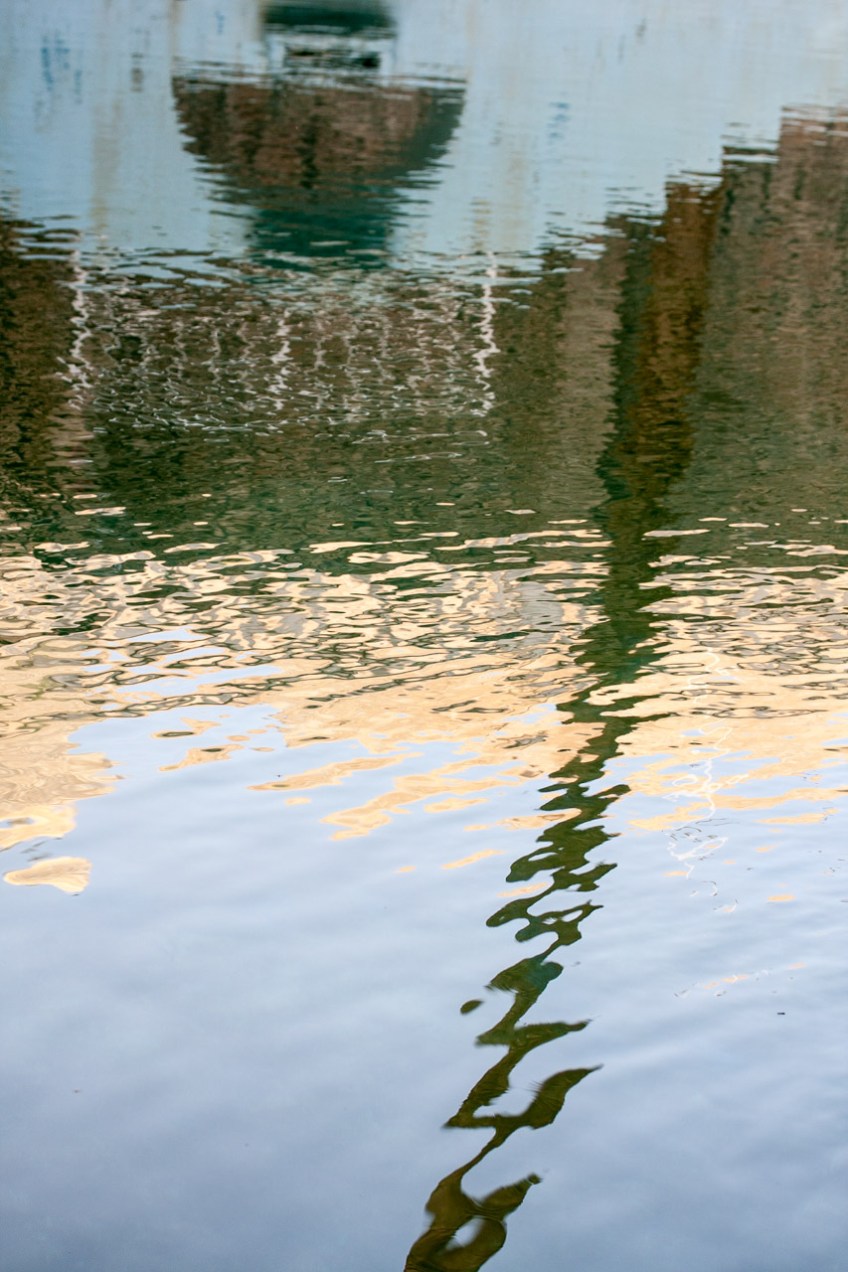 Reflejo en una piscina, Ghardaia, Argelia. © mateoht 1990-2014 - http://lafotodeldia.net